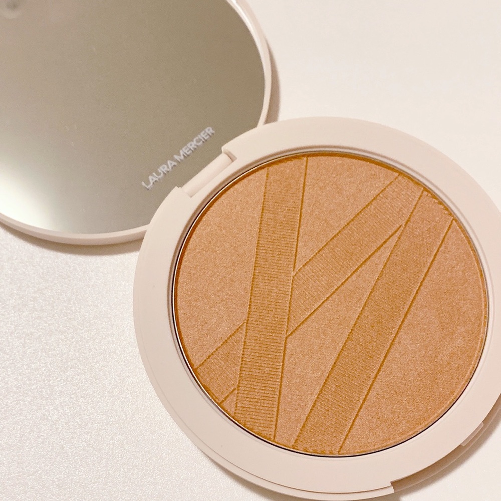 Laura Mercier Highlighting Powder